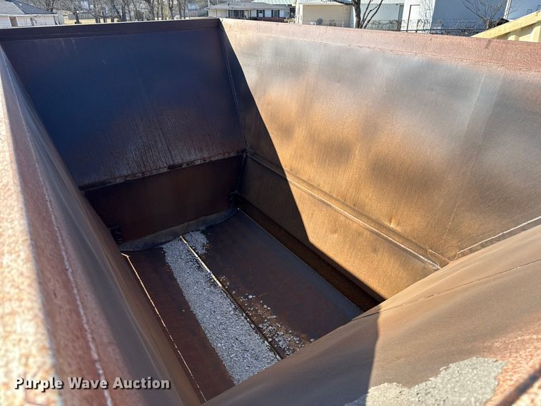 image for item ES5557 2010 Ranco bottom dump trailer