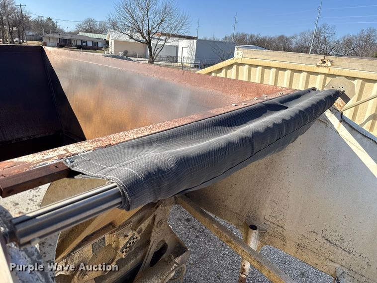 image for item ES5557 2010 Ranco bottom dump trailer