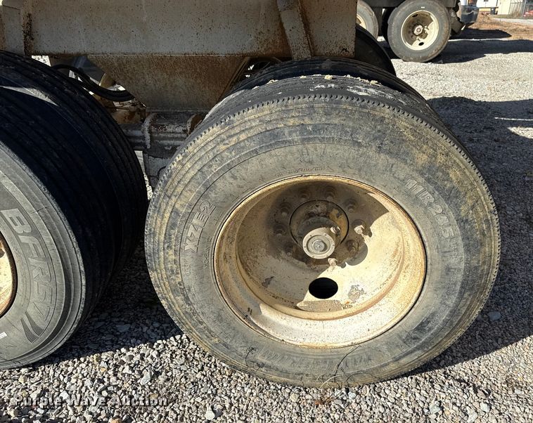 image for item ES5557 2010 Ranco bottom dump trailer