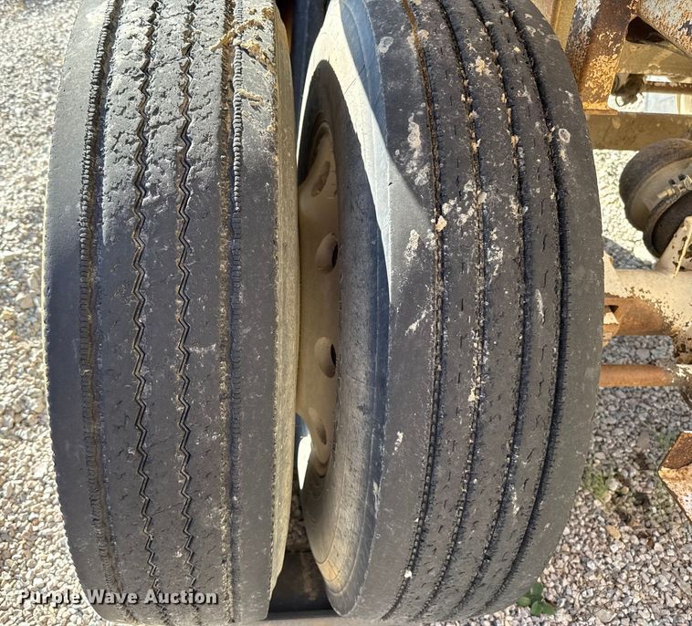 image for item ES5557 2010 Ranco bottom dump trailer