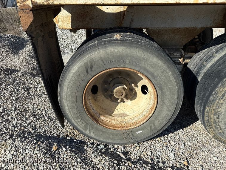 image for item ES5557 2010 Ranco bottom dump trailer
