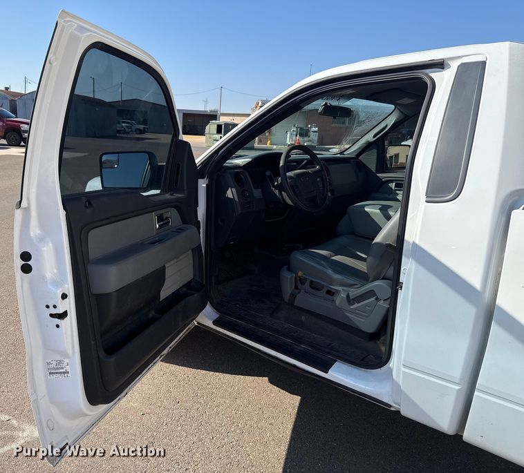 image for item ES5559 2011 Ford F150 XL pickup truck