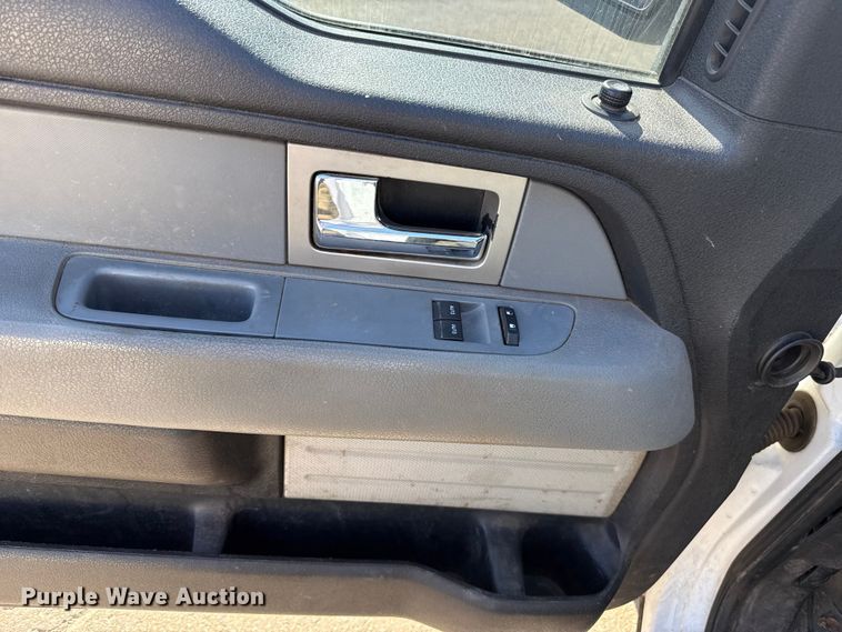 image for item ES5559 2011 Ford F150 XL pickup truck