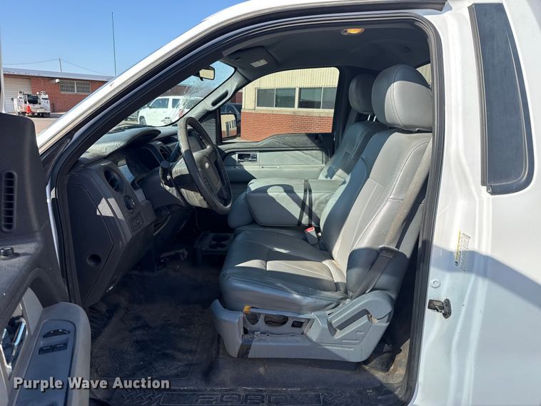 image for item ES5559 2011 Ford F150 XL pickup truck