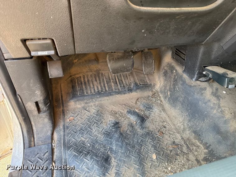 image for item ES5559 2011 Ford F150 XL pickup truck