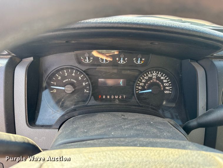 image for item ES5559 2011 Ford F150 XL pickup truck