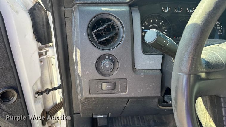 image for item ES5559 2011 Ford F150 XL pickup truck