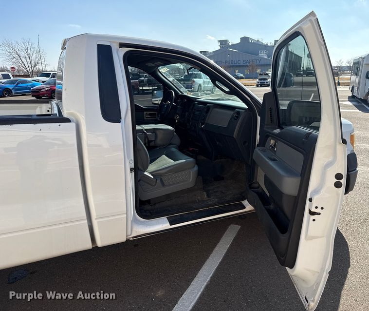 image for item ES5559 2011 Ford F150 XL pickup truck