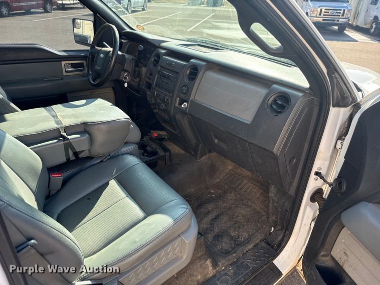 image for item ES5559 2011 Ford F150 XL pickup truck