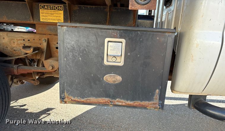 image for item ES5560 2005 Ford F450 Super Duty XL Crew Cab dump truck