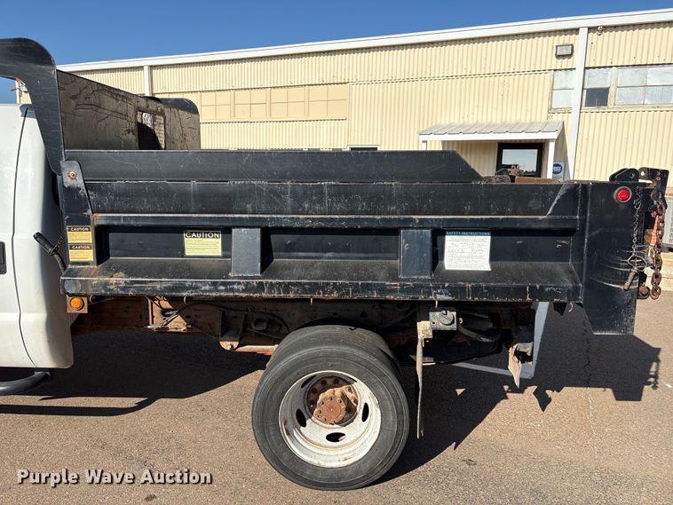 image for item ES5560 2005 Ford F450 Super Duty XL Crew Cab dump truck