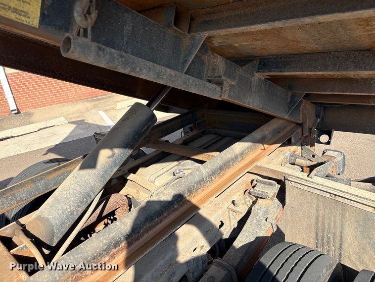 image for item ES5560 2005 Ford F450 Super Duty XL Crew Cab dump truck