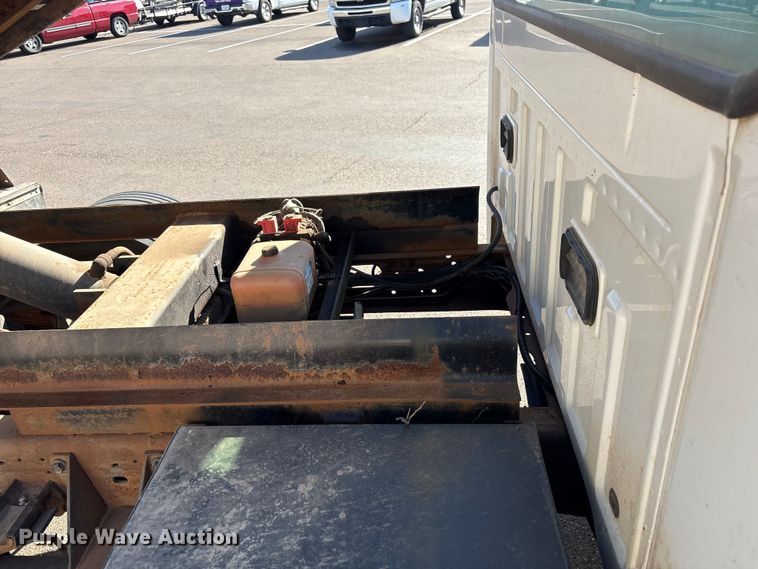 image for item ES5560 2005 Ford F450 Super Duty XL Crew Cab dump truck