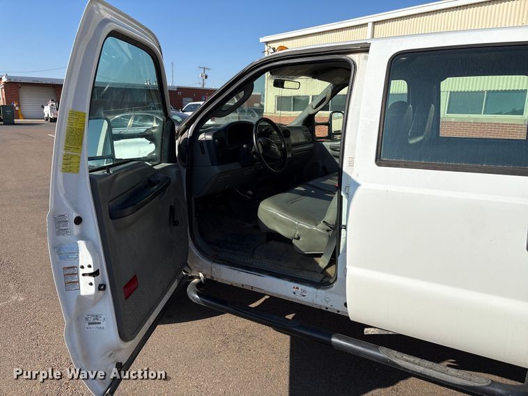 image for item ES5560 2005 Ford F450 Super Duty XL Crew Cab dump truck