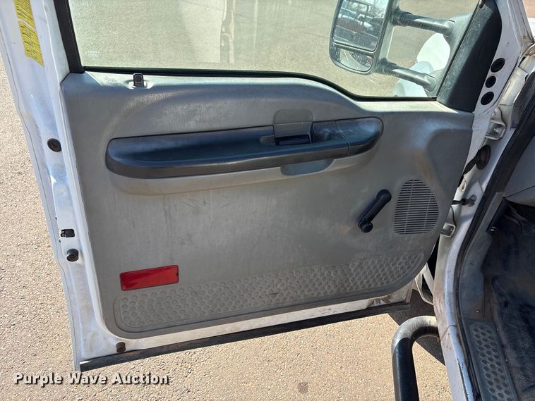 image for item ES5560 2005 Ford F450 Super Duty XL Crew Cab dump truck