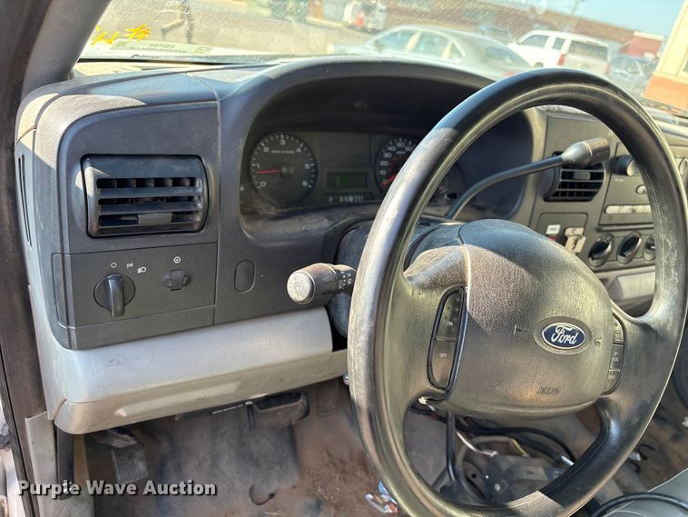 image for item ES5560 2005 Ford F450 Super Duty XL Crew Cab dump truck