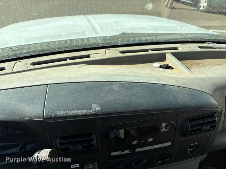 image for item ES5560 2005 Ford F450 Super Duty XL Crew Cab dump truck