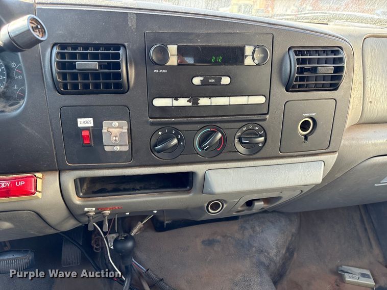 image for item ES5560 2005 Ford F450 Super Duty XL Crew Cab dump truck