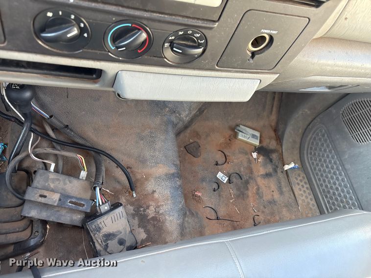 image for item ES5560 2005 Ford F450 Super Duty XL Crew Cab dump truck