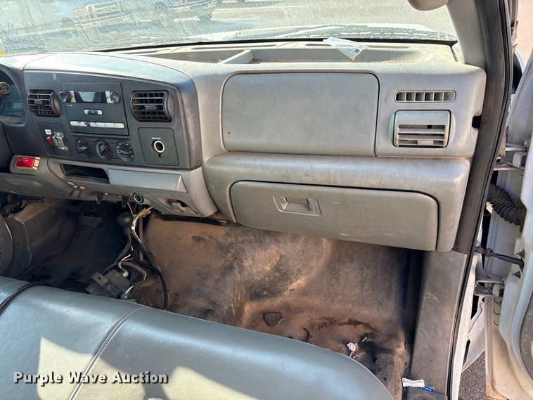 image for item ES5560 2005 Ford F450 Super Duty XL Crew Cab dump truck