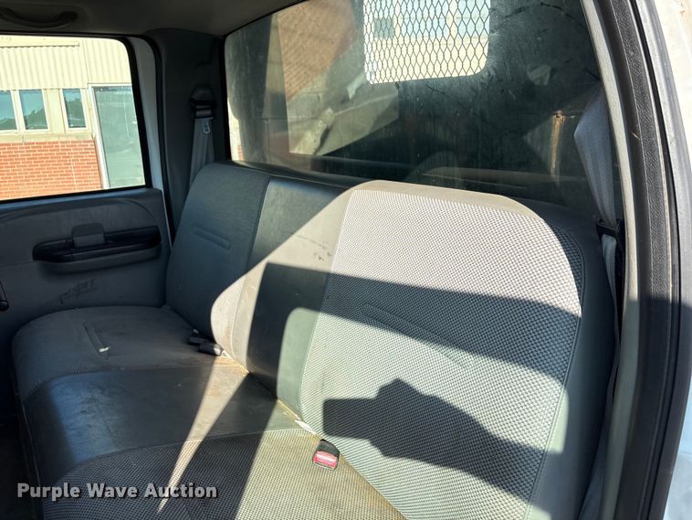 image for item ES5560 2005 Ford F450 Super Duty XL Crew Cab dump truck