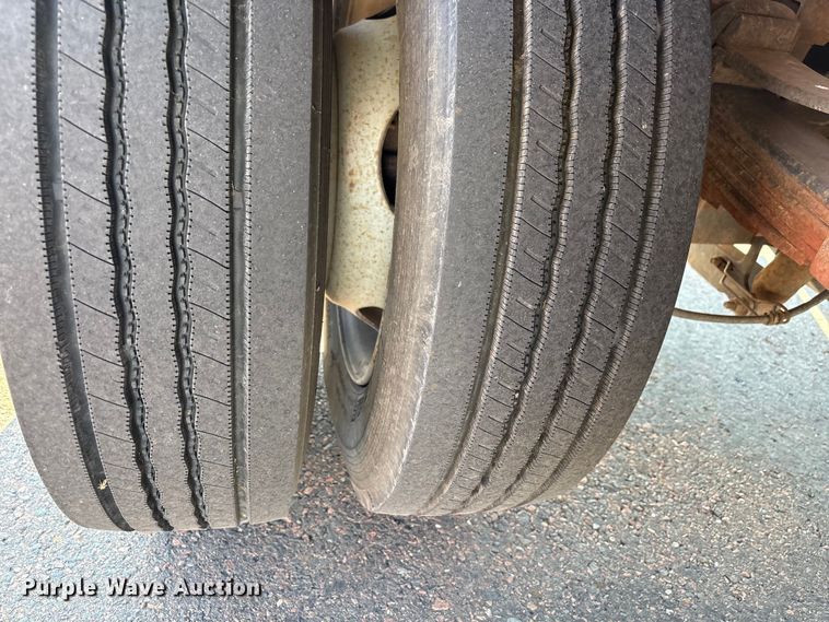 image for item ES5560 2005 Ford F450 Super Duty XL Crew Cab dump truck