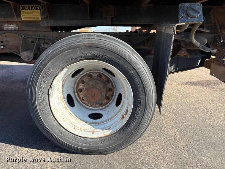 image for item ES5560 2005 Ford F450 Super Duty XL Crew Cab dump truck