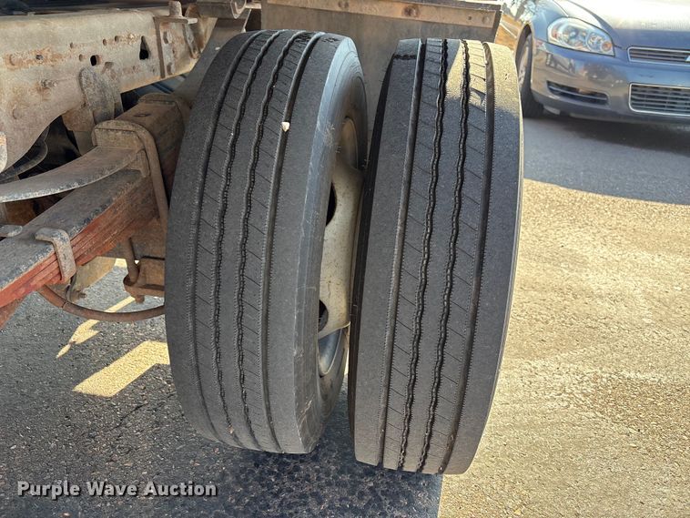 image for item ES5560 2005 Ford F450 Super Duty XL Crew Cab dump truck