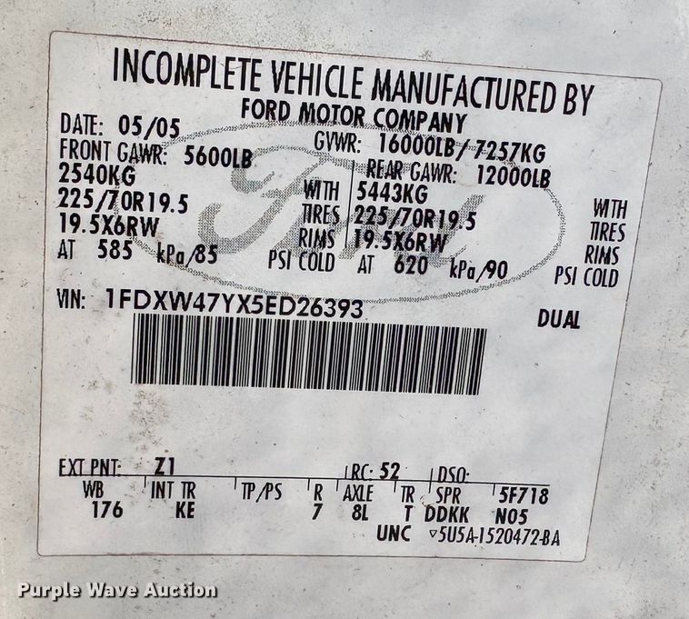 image for item ES5560 2005 Ford F450 Super Duty XL Crew Cab dump truck