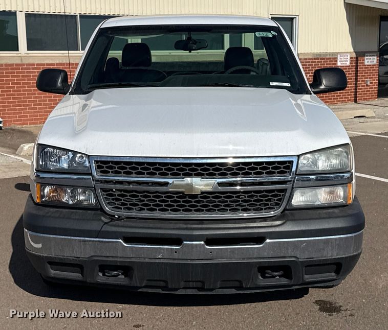 image for item ES5562 2006 Chevrolet Silverado 1500 pickup truck