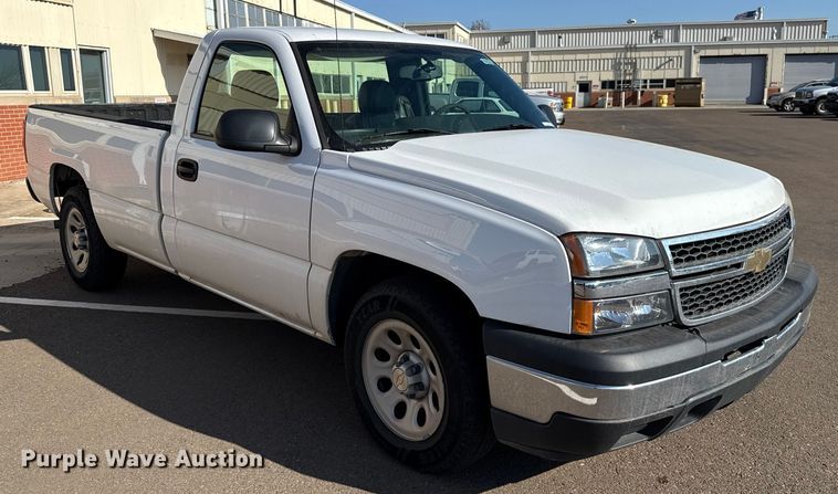 image for item ES5562 2006 Chevrolet Silverado 1500 pickup truck