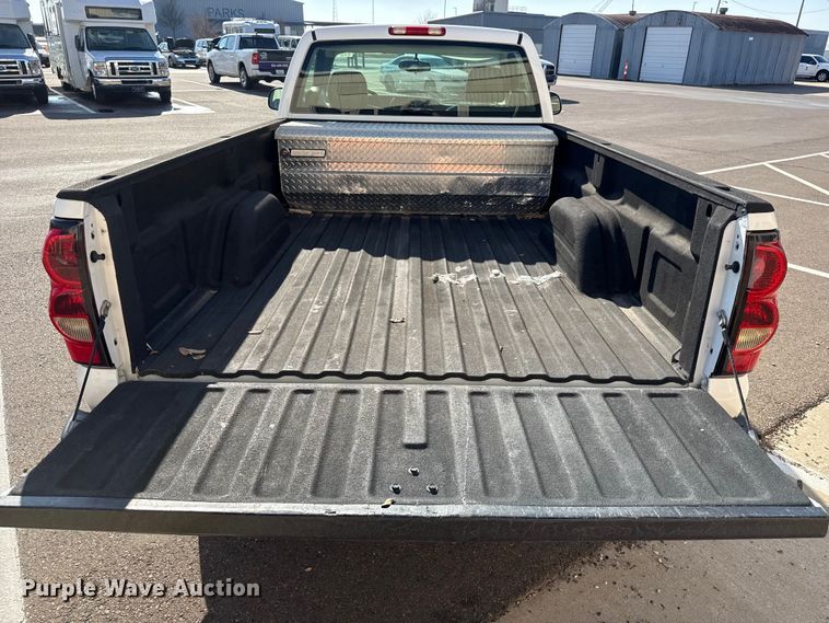 image for item ES5562 2006 Chevrolet Silverado 1500 pickup truck