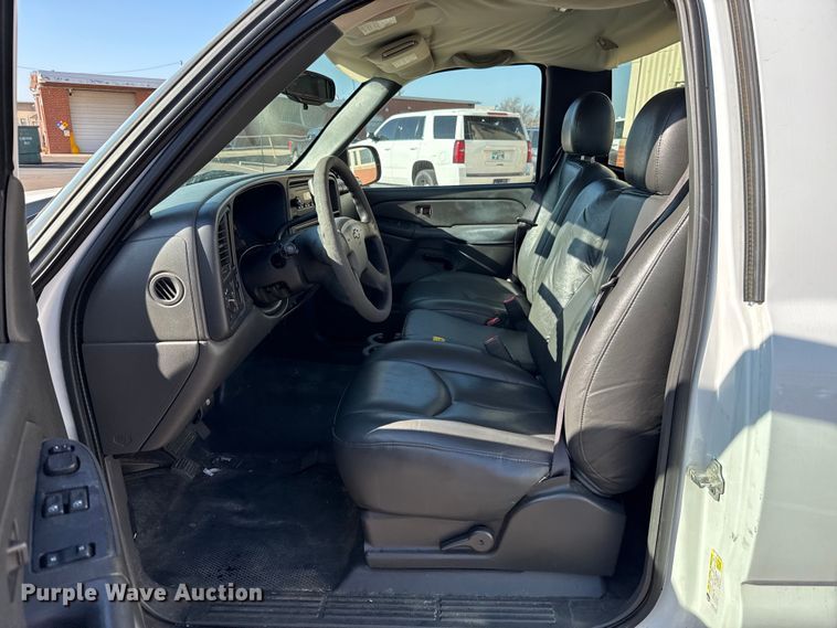 image for item ES5562 2006 Chevrolet Silverado 1500 pickup truck