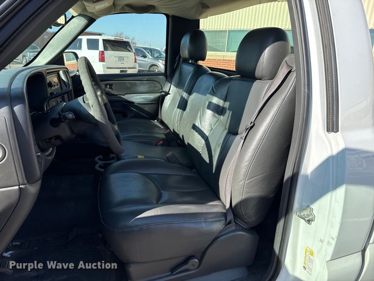 image for item ES5562 2006 Chevrolet Silverado 1500 pickup truck