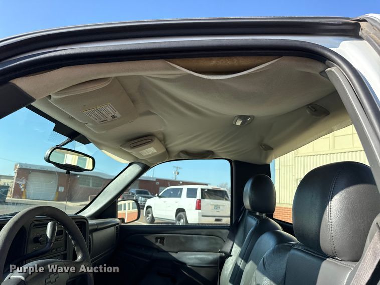 image for item ES5562 2006 Chevrolet Silverado 1500 pickup truck