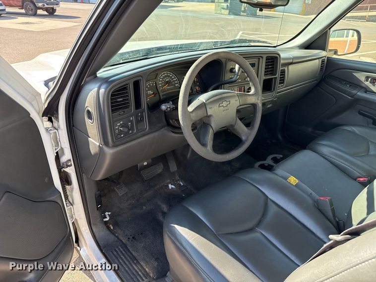 image for item ES5562 2006 Chevrolet Silverado 1500 pickup truck