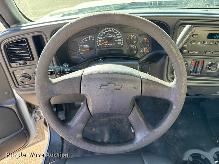 image for item ES5562 2006 Chevrolet Silverado 1500 pickup truck