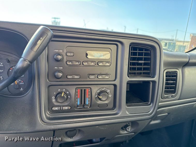 image for item ES5562 2006 Chevrolet Silverado 1500 pickup truck