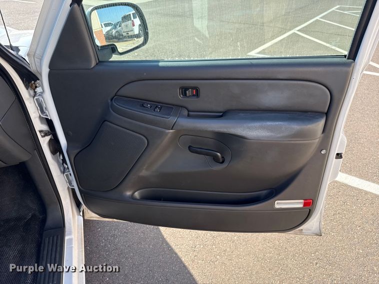 image for item ES5562 2006 Chevrolet Silverado 1500 pickup truck