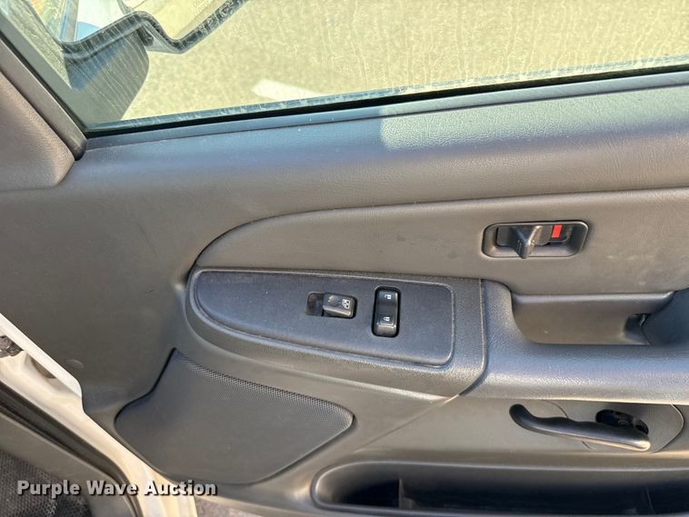 image for item ES5562 2006 Chevrolet Silverado 1500 pickup truck