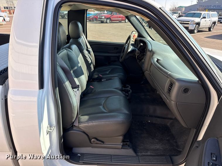 image for item ES5562 2006 Chevrolet Silverado 1500 pickup truck