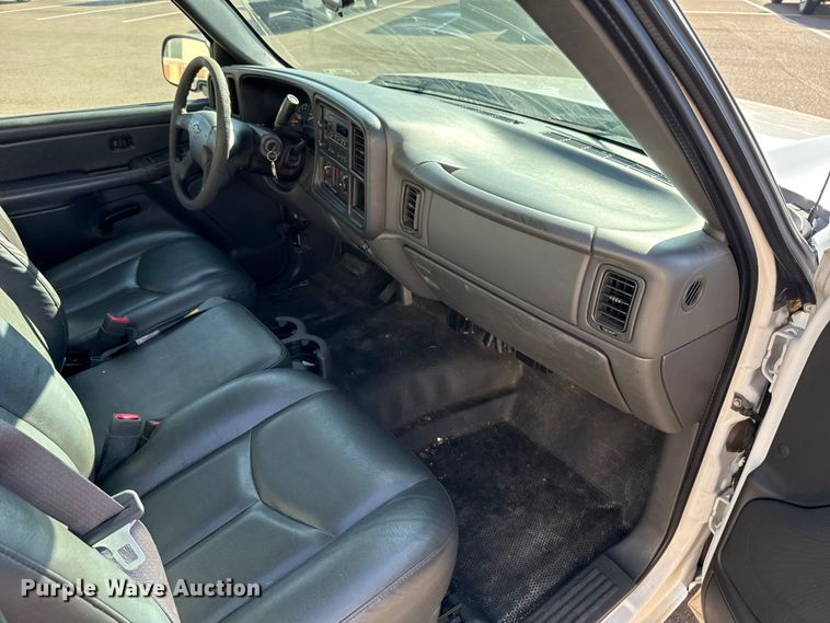 image for item ES5562 2006 Chevrolet Silverado 1500 pickup truck