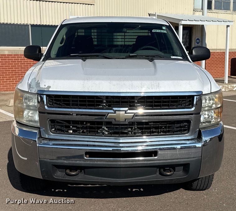 image for item ES5563 2010 Chevrolet Silverado 2500 Crew Cab pickup truck