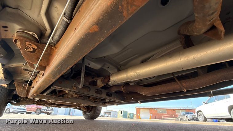 image for item ES5563 2010 Chevrolet Silverado 2500 Crew Cab pickup truck