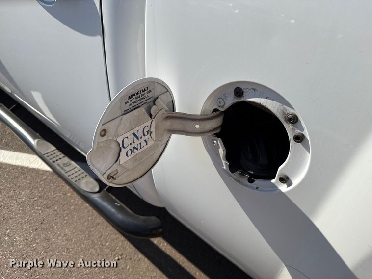 image for item ES5563 2010 Chevrolet Silverado 2500 Crew Cab pickup truck