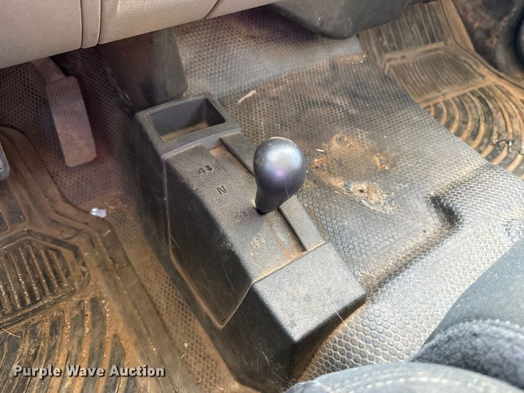 image for item ES5563 2010 Chevrolet Silverado 2500 Crew Cab pickup truck