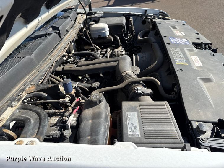 image for item ES5563 2010 Chevrolet Silverado 2500 Crew Cab pickup truck