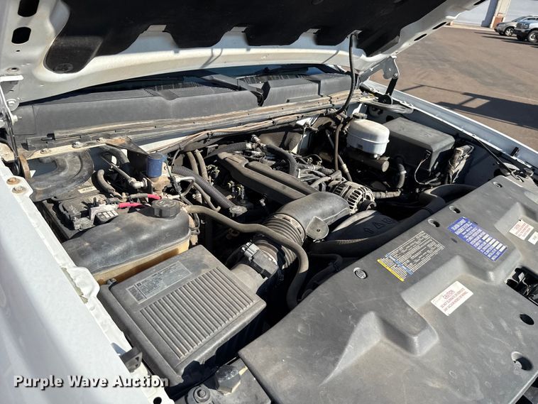 image for item ES5563 2010 Chevrolet Silverado 2500 Crew Cab pickup truck