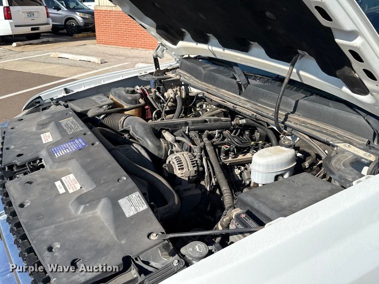 image for item ES5563 2010 Chevrolet Silverado 2500 Crew Cab pickup truck