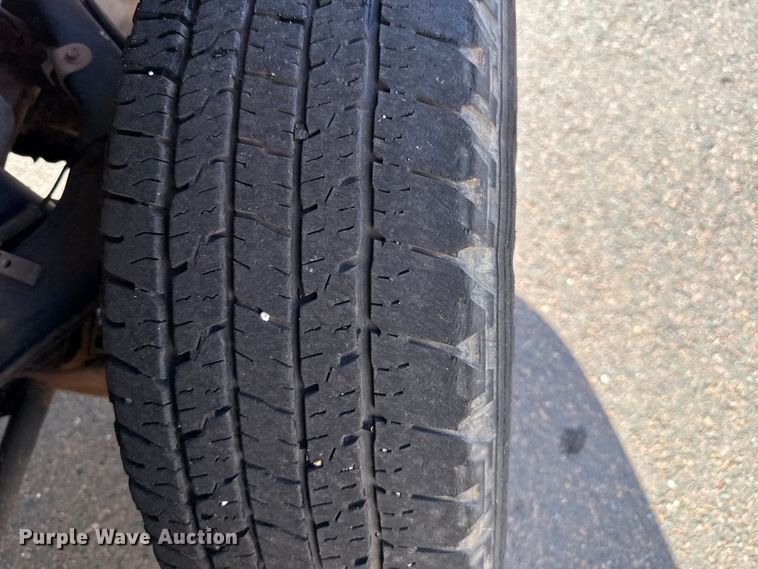 image for item ES5563 2010 Chevrolet Silverado 2500 Crew Cab pickup truck